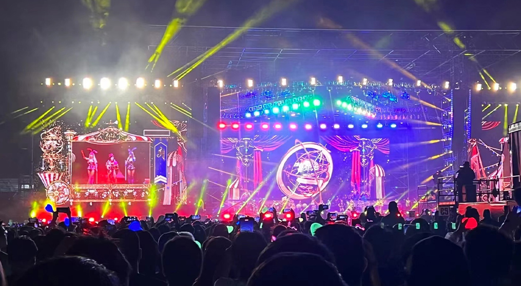 OD·综合体育LED冰屏和荧光棒系列产品“嗨爆”周杰伦悉尼演唱会！