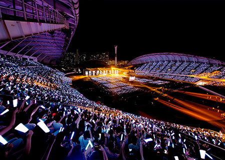 OD·综合体育LED透明屏助力张韶涵泉州演唱会震撼开唱